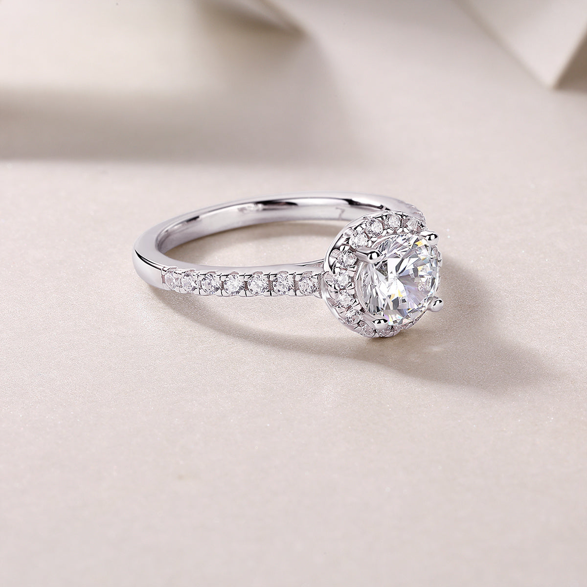 Timeless Romance – Moissanite Silver Ring for Lovers (Size Options Available) - ZENTRION