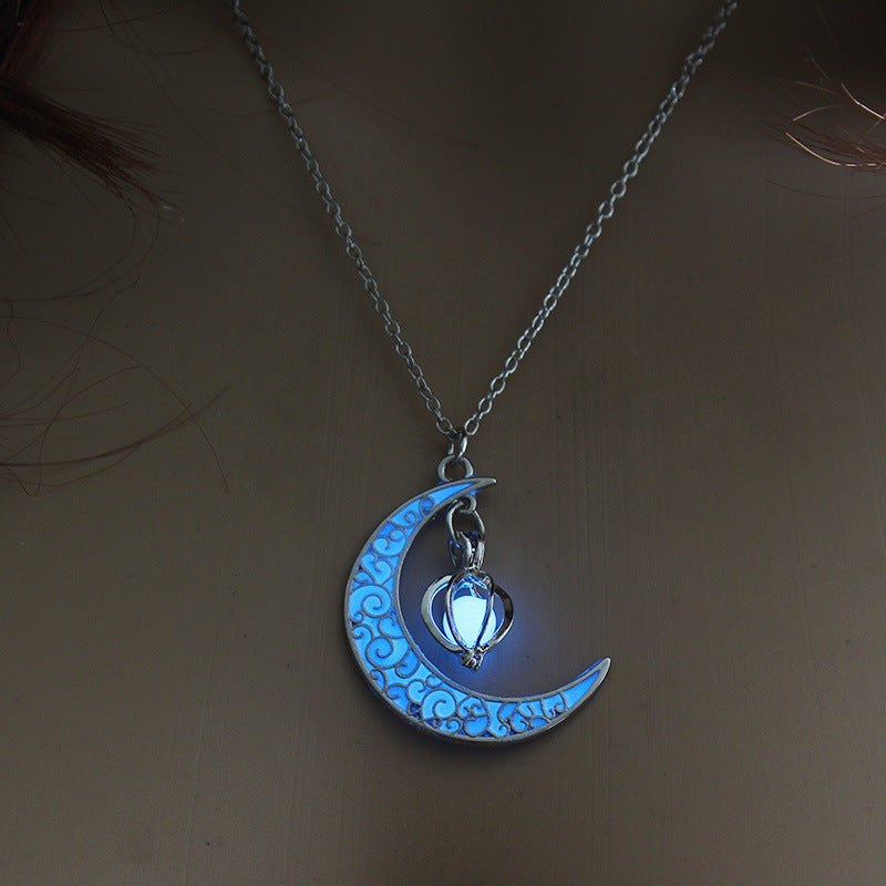 Glowing Charm Necklace – Luminous Pendant, Silver-Plated Chain, Statement Jewelry - ZENTRION 