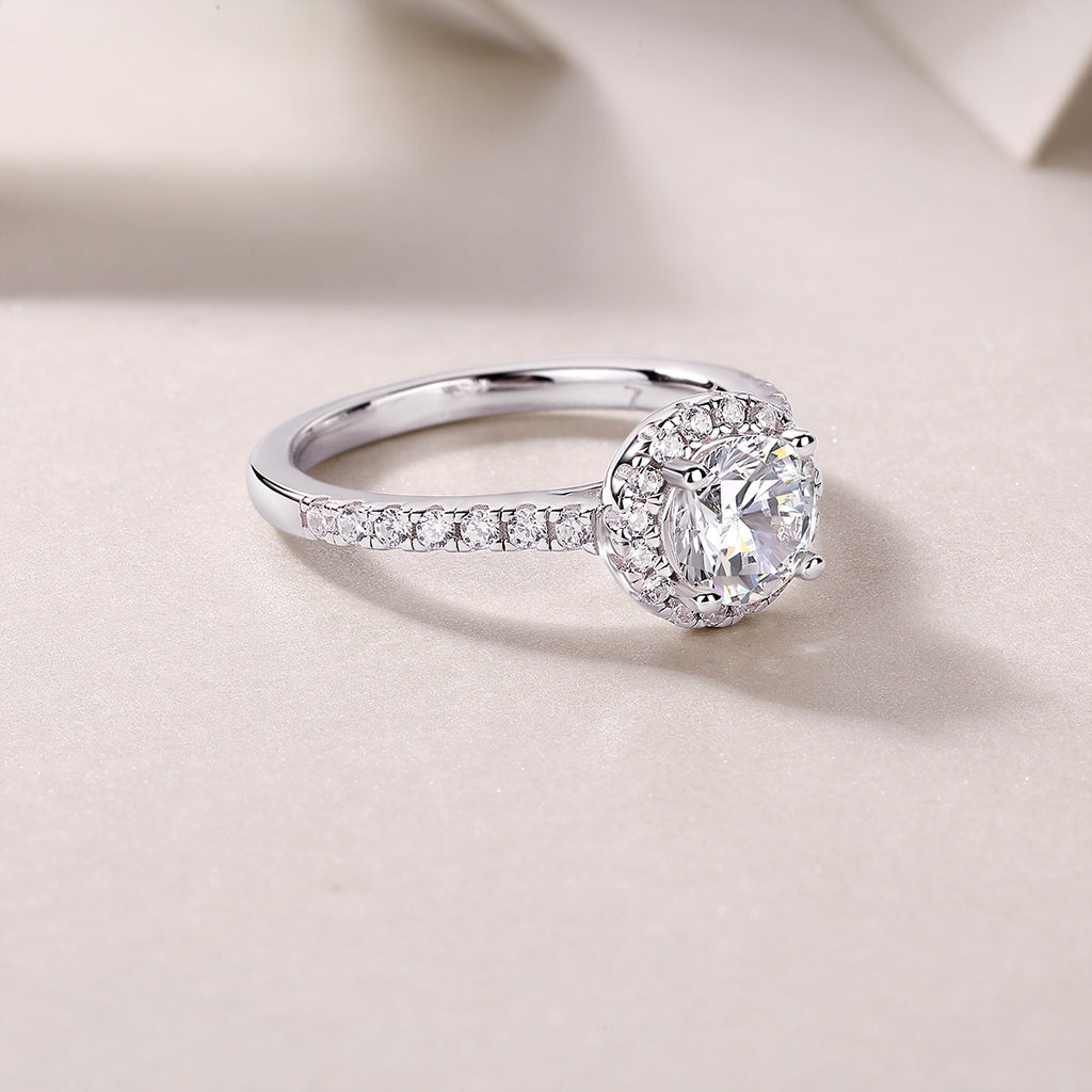 Timeless Romance – Moissanite Silver Ring for Lovers (Size Options Available) - ZENTRION