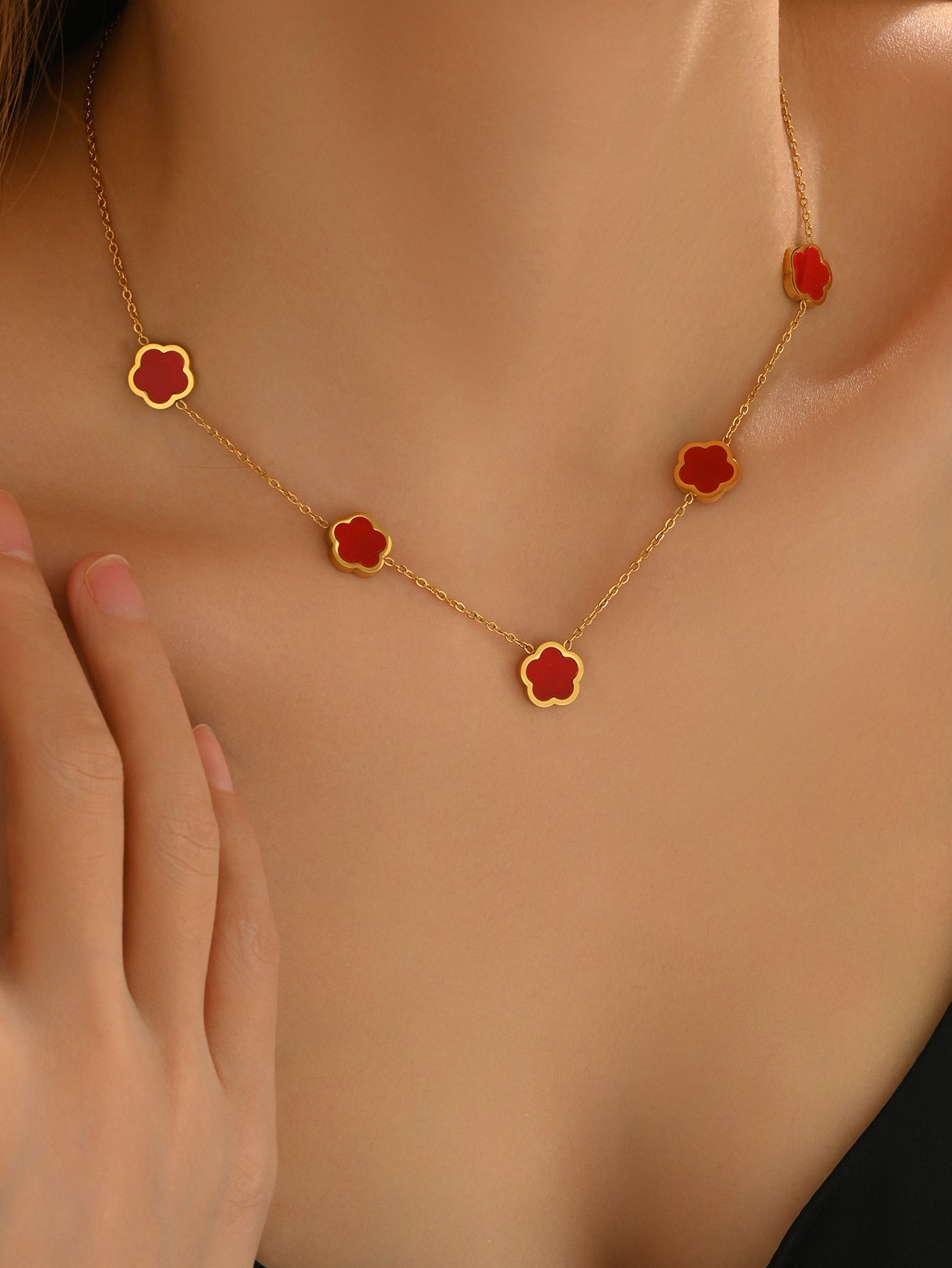 Five-Leaf Clover Necklace – 18K Gold Plated, Hypoallergenic & Handmade - ZENTRION 