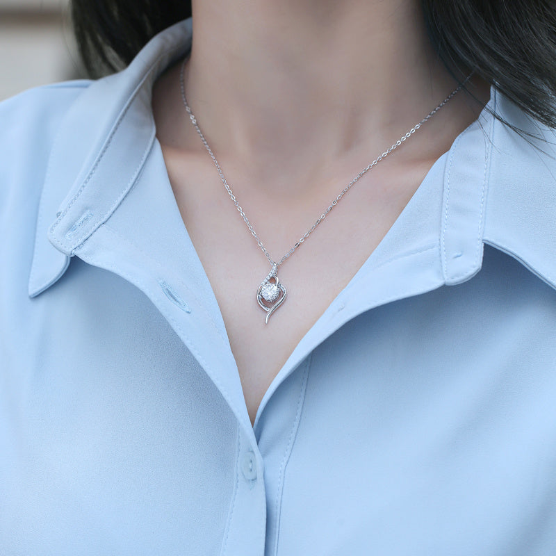 City Radiance Moissanite Silver Necklace — Elegant Shine for Modern Women - ZENTRION 