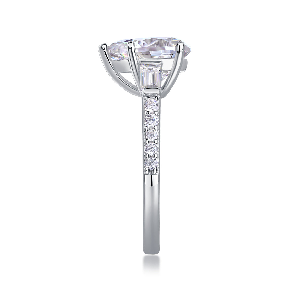 Grand Moissanite Ring – Oversized Sparkle in a Timeless Luxury Design - ZENTRION 