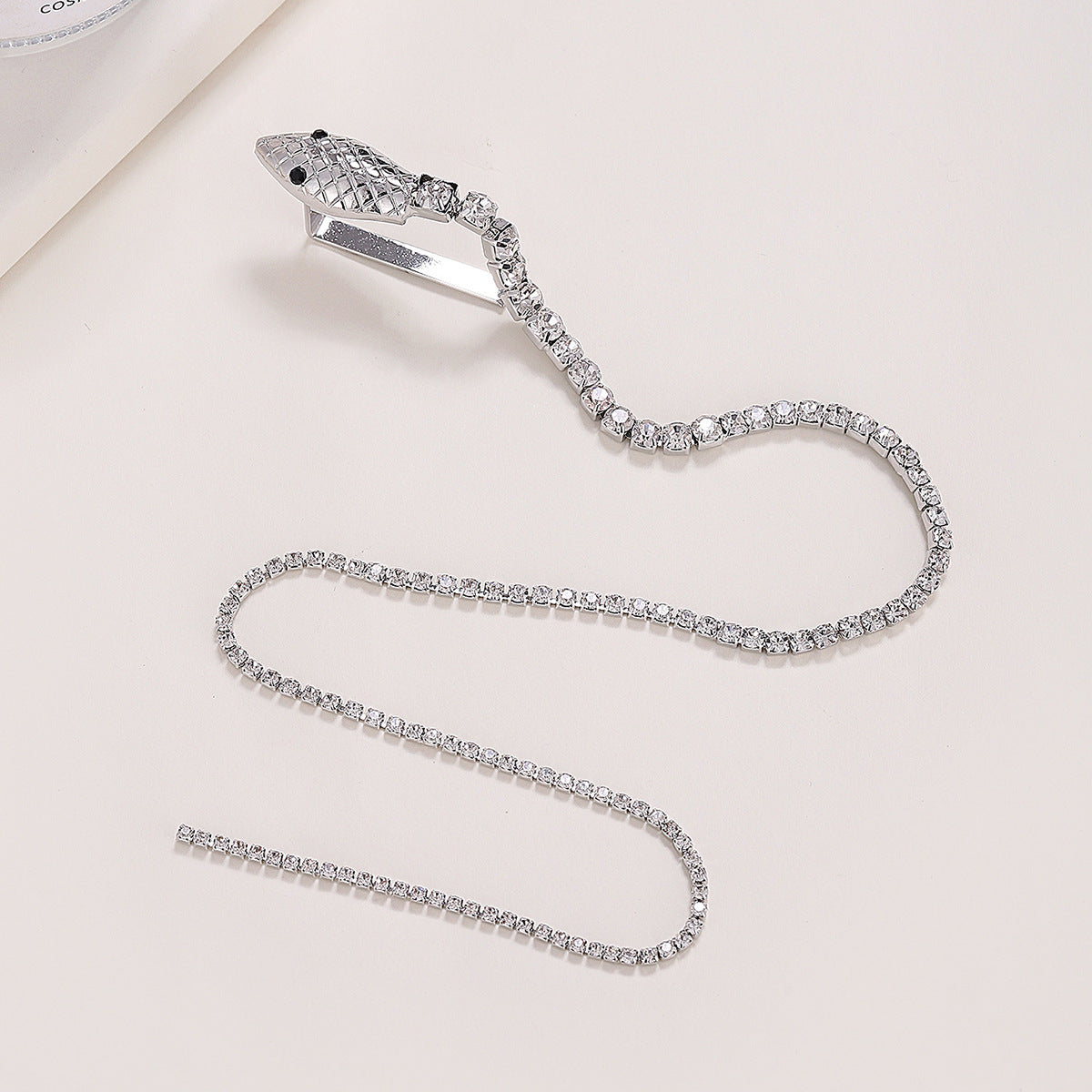 Braided Serpentine Hair Chain – Bold & Sparkling Women’s Hair Accessory - ZENTRION