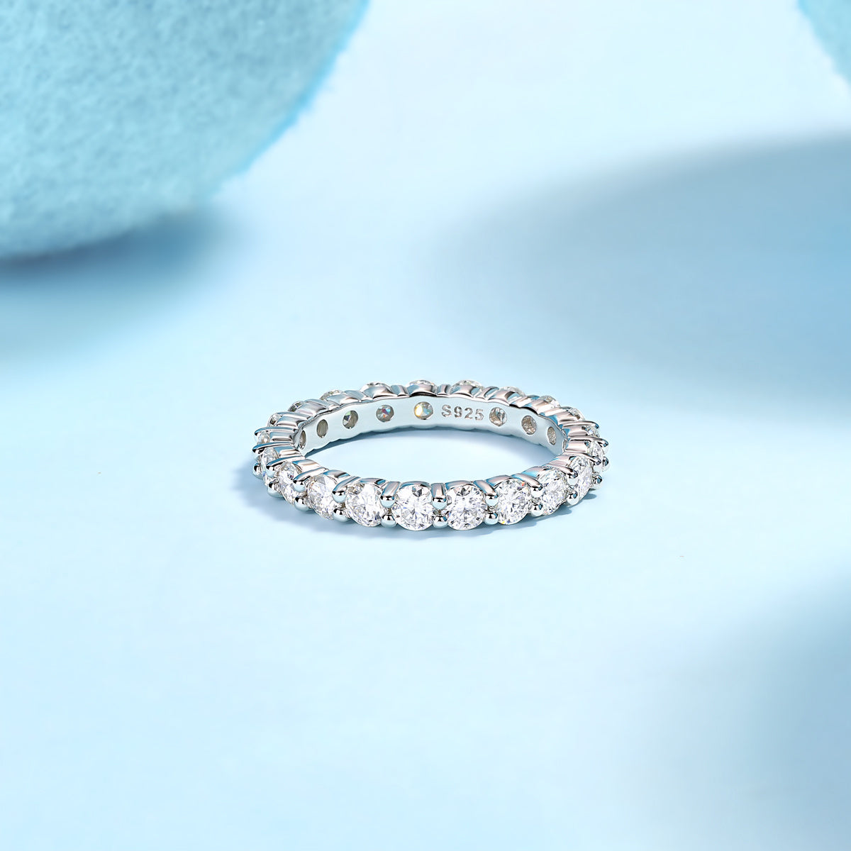 Moissanite Row Ring – Elegant Multi-Stone Luxury Sparkle - ZENTRION 