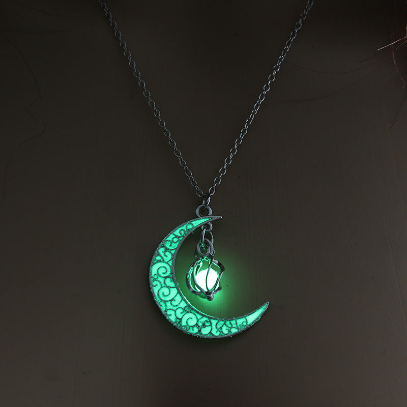 Glowing Charm Necklace – Luminous Pendant, Silver-Plated Chain, Statement Jewelry - ZENTRION 