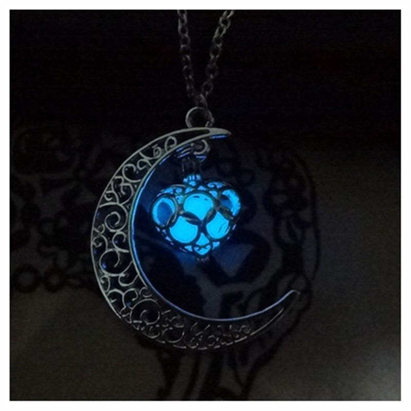 Glowing Charm Necklace – Luminous Pendant, Silver-Plated Chain, Statement Jewelry - ZENTRION 