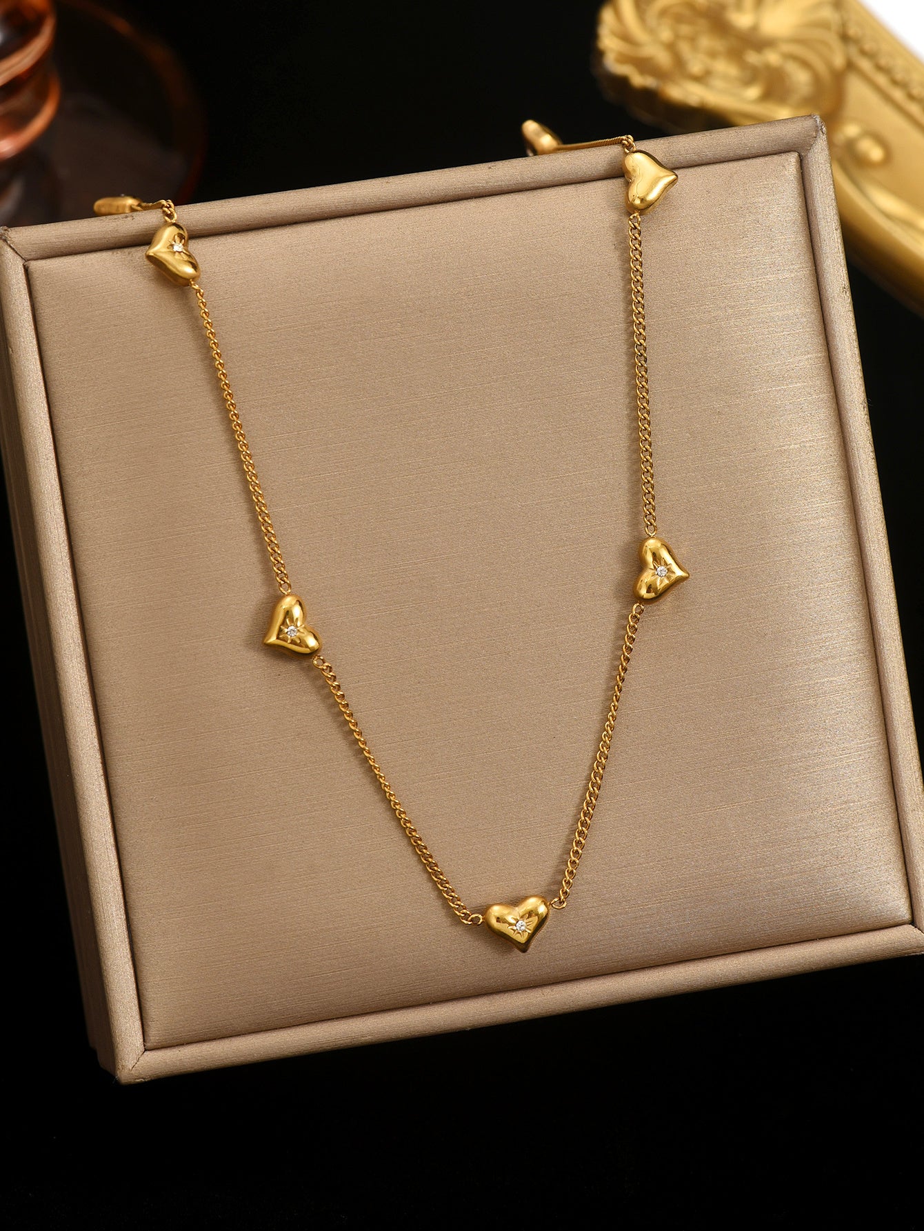 Heart Pendant Necklace – 18K Gold-Plated, Hypoallergenic, Everyday Romantic Gift - ZENTRION 