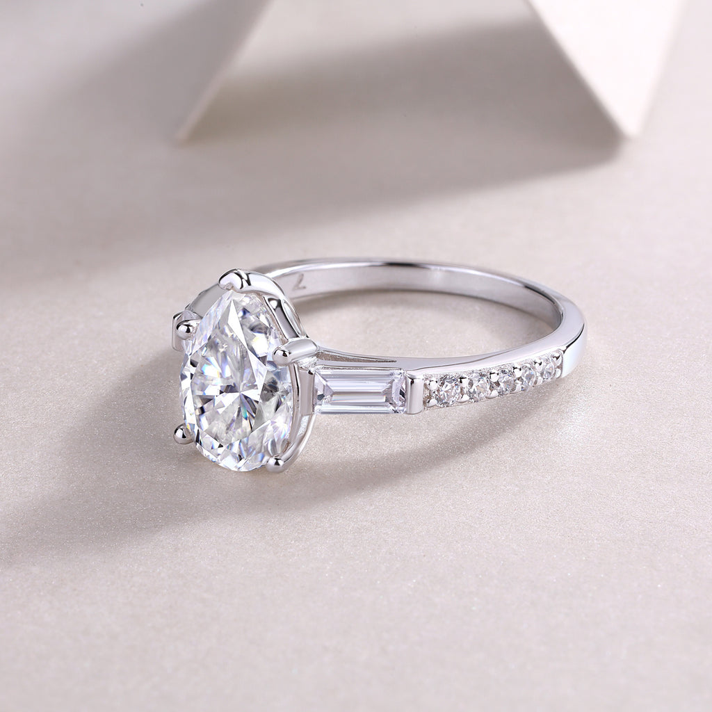 Grand Moissanite Ring – Oversized Sparkle in a Timeless Luxury Design - ZENTRION 