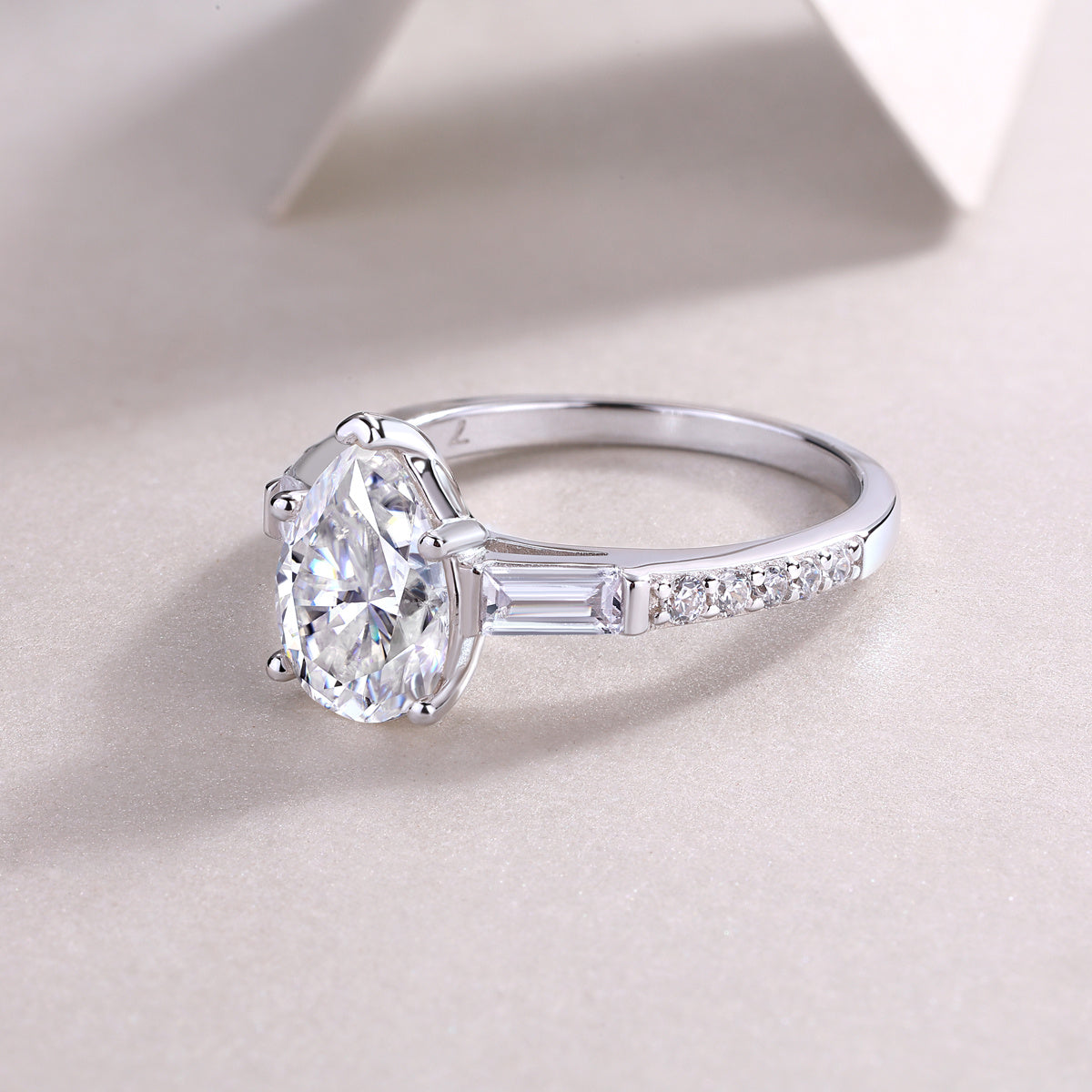 Grand Moissanite Ring – Oversized Sparkle in a Timeless Luxury Design - ZENTRION 