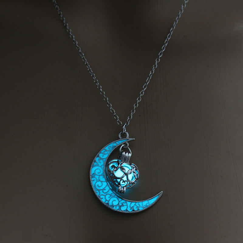 Glowing Charm Necklace – Luminous Pendant, Silver-Plated Chain, Statement Jewelry - ZENTRION 