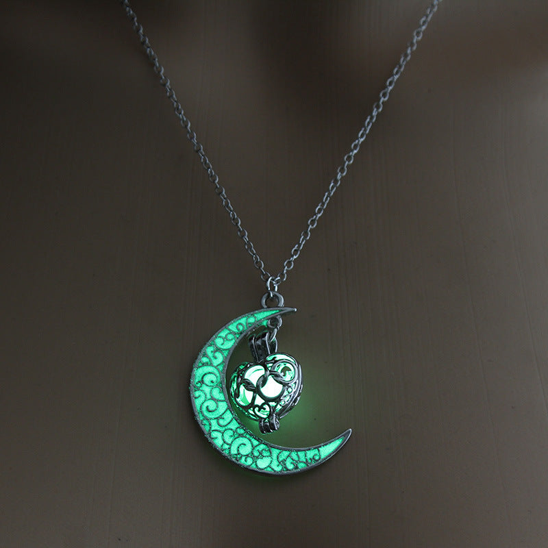 Glowing Charm Necklace – Luminous Pendant, Silver-Plated Chain, Statement Jewelry - ZENTRION 