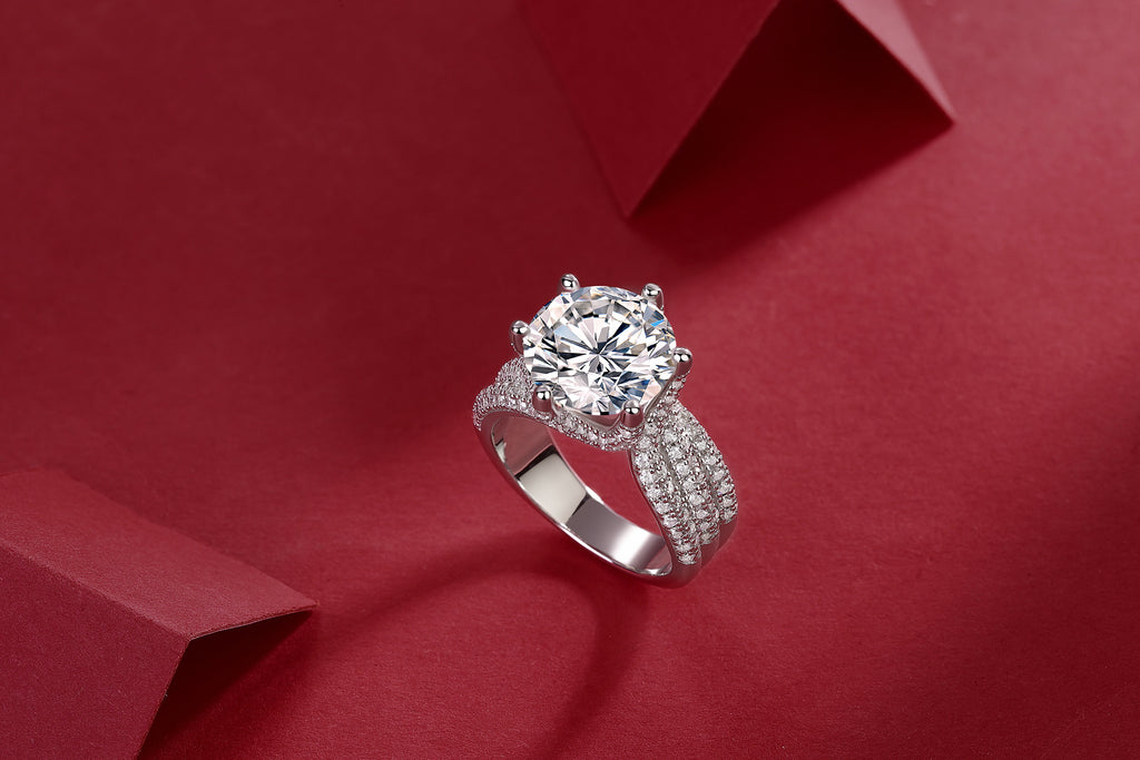 Bold Moissanite Ring – Oversized Brilliance in a Luxury Design - ZENTRION 