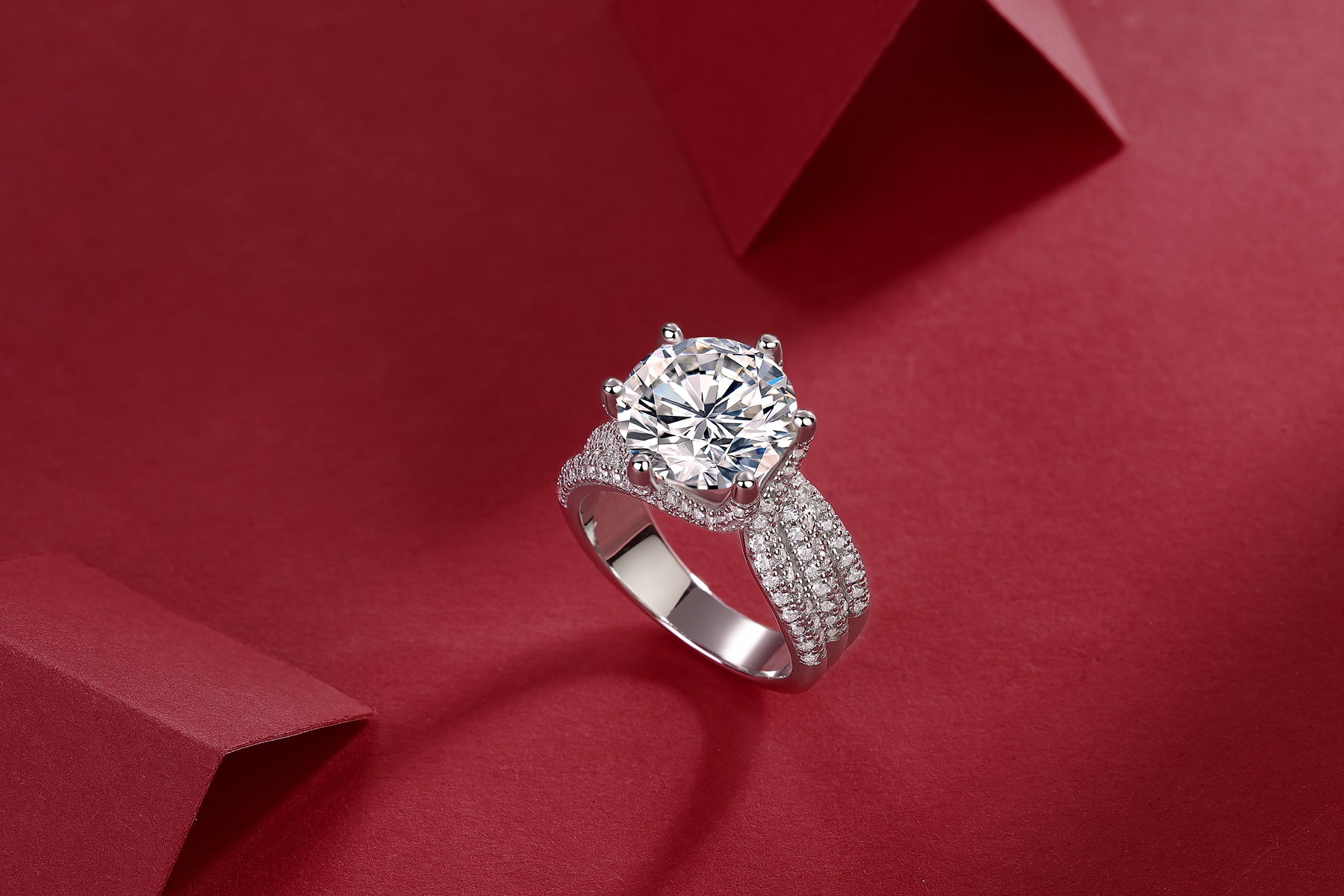 Bold Moissanite Ring – Oversized Brilliance in a Luxury Design - ZENTRION 